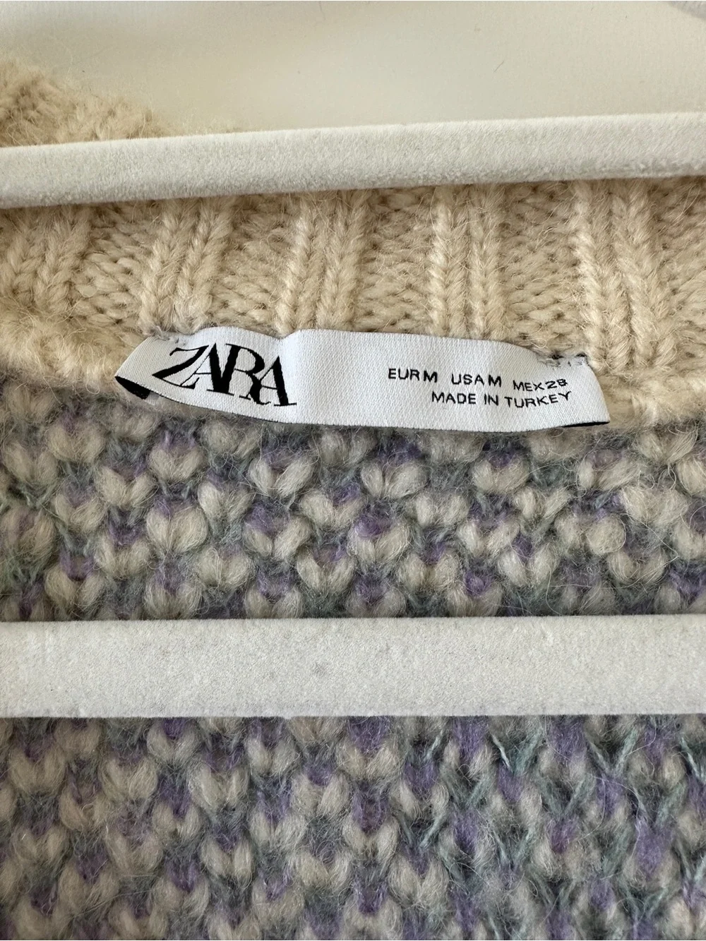 Zara Cream V-Neck Embroidered Floral Knit Sweater - Picture 3 of 4